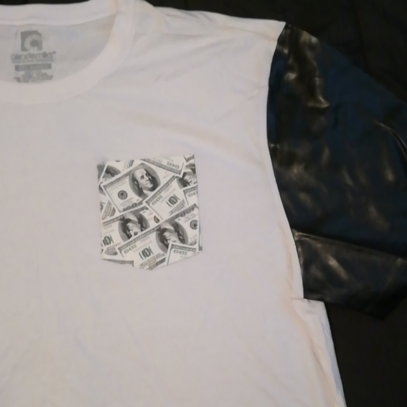 T-shirt - Picture 3 of 3
